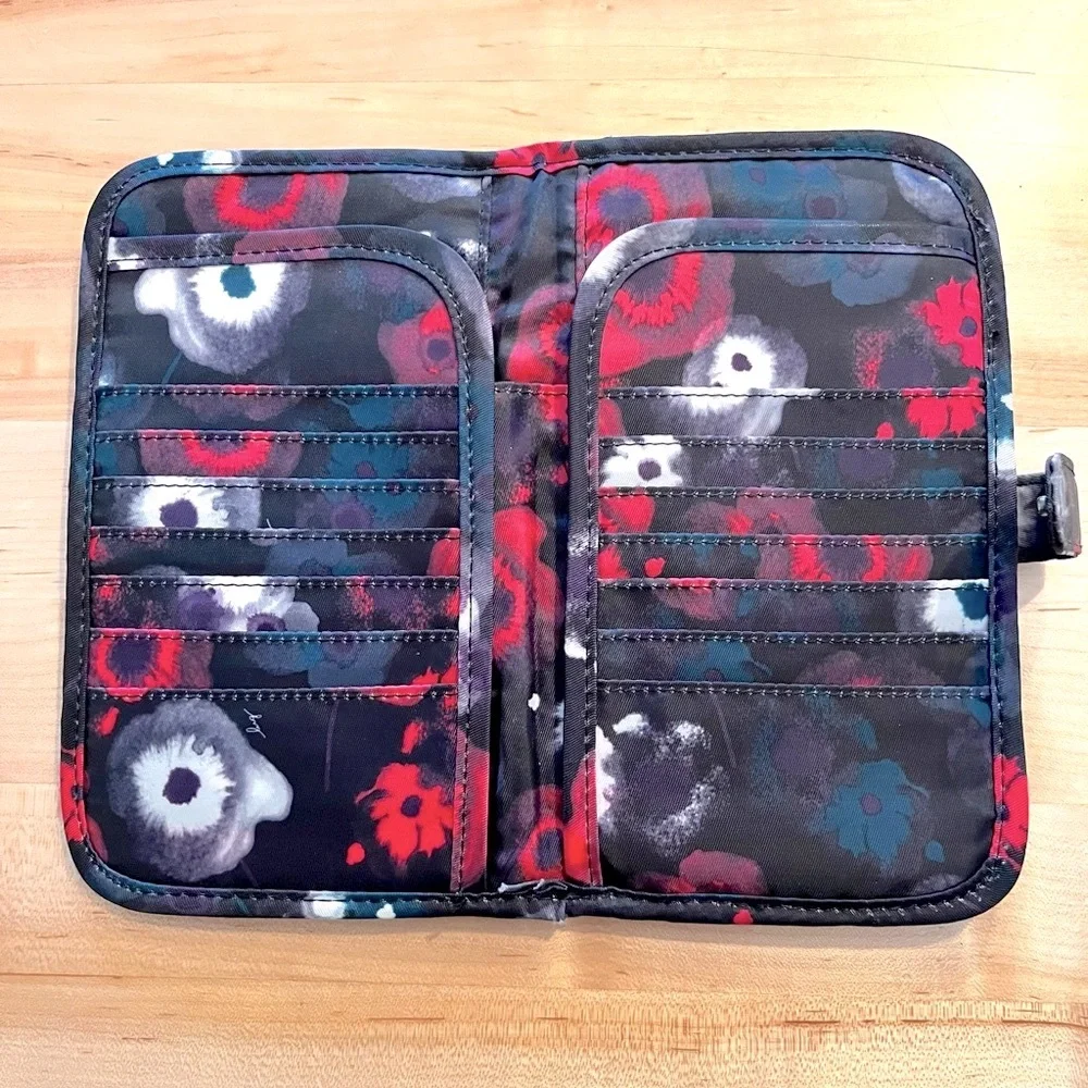 Lug Quilted Tandem Desert Flower Wallet/Pass Port Holder, RFID, NWOT - Picture 5 of 9